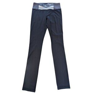 lululemon Skinny Groove Pant Reversible Size 6 Black Luon with Tie Dye Waistband